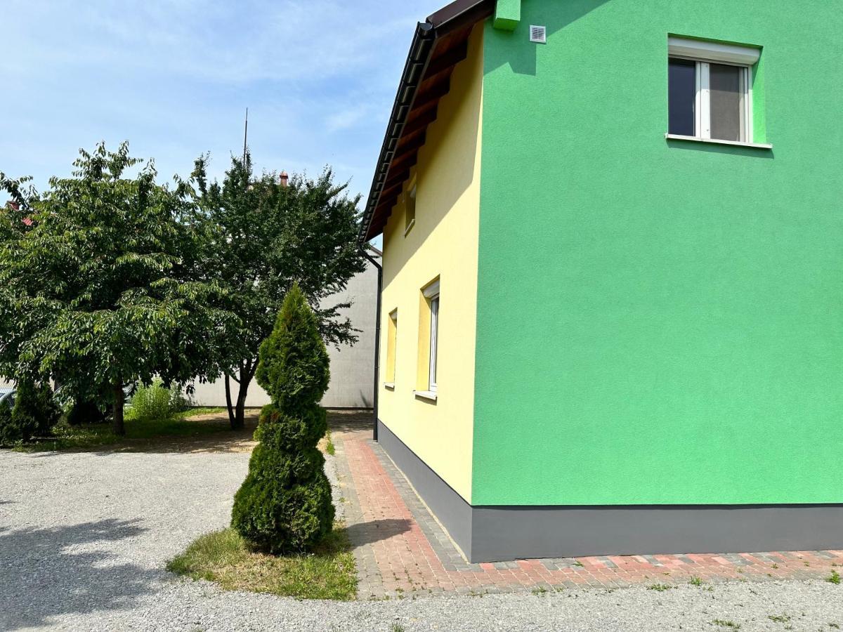 Mirabella House Apartment Rzeszow Bagian luar foto